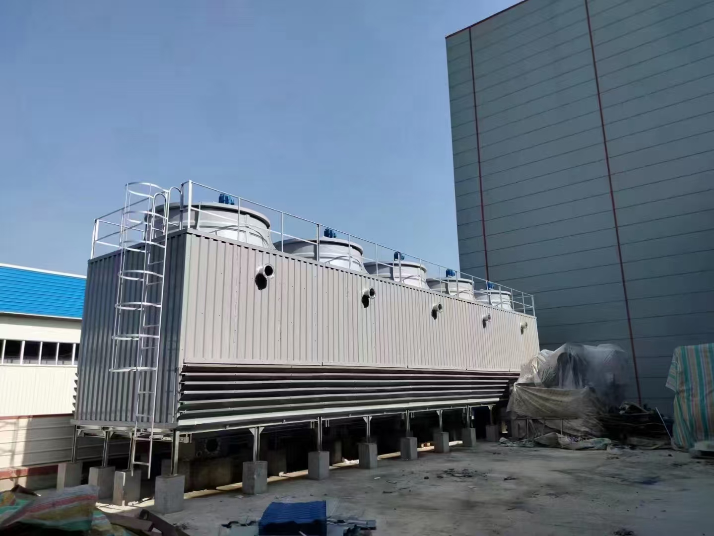 湖北十堰石油冶炼安装350吨冷却塔2台